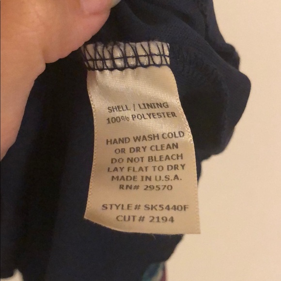 Francesca’s flowy floral skirt - Picture 3 of 3